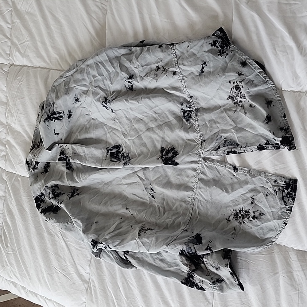 Button up - Picture 2 of 2